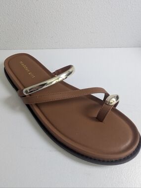 Madden Girl Women's Caribbean Slide On Sandal with Gold Toe Loop Brown Sz 11 New